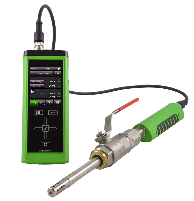 Handheld meter for moisture in oil measurement